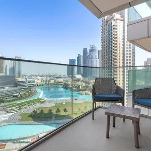 welhome-luxury-apartment-facing-burj-khalifa-with-terrace.dubaihotelsoffers.com/